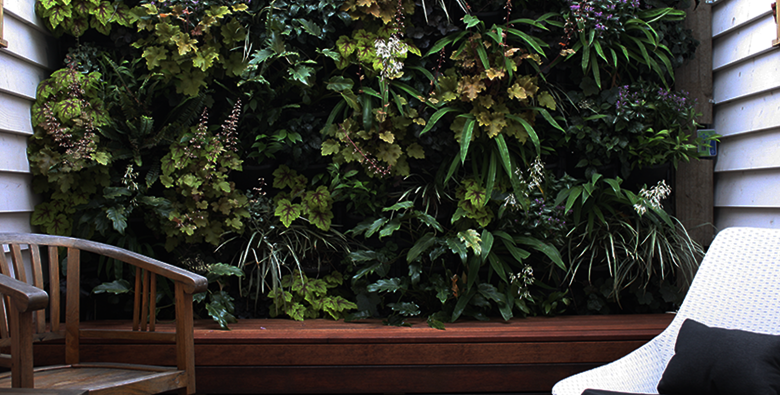 Faça você mesmo: jardim vertical na sua varanda